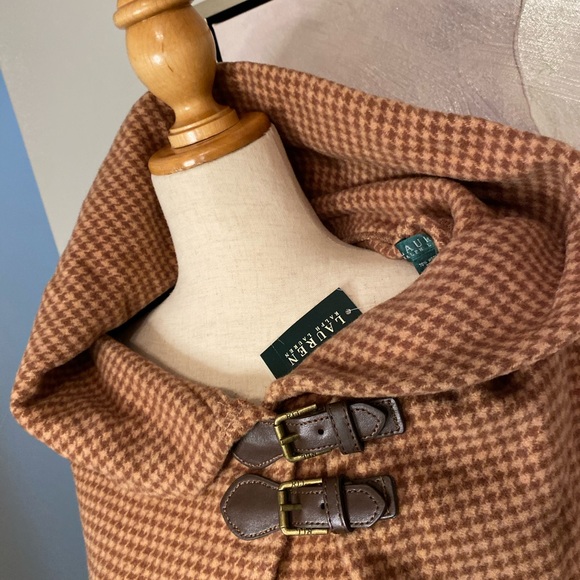 RALPH LAUREN NWT Houndstooth Cape OSFM 2 leather buckle snaps - Picture 6 of 8